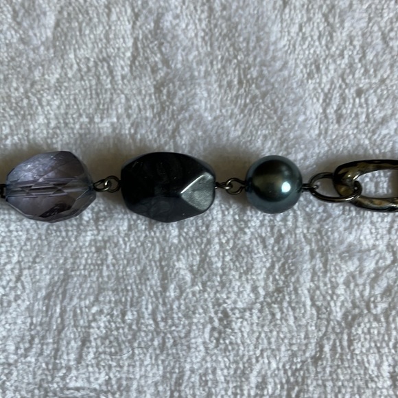 Vintage Designed and Signed Liz Sophia. Chain, rock, Pearl and Clear pieces. - Picture 4 of 8